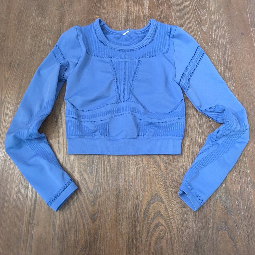 Fabletics Jaymee Long Sleeve Crop Top